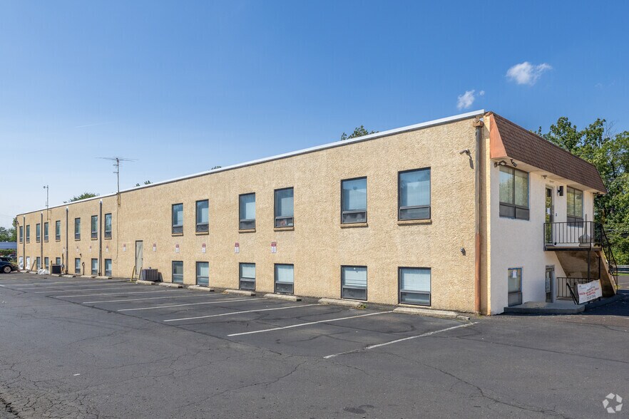 More Photos Of 2727 Philmont Ave, Huntingdon Valley Office For Lease