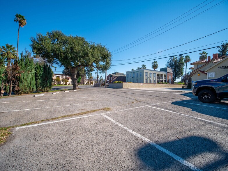 More Photos Of 7121 Magnolia Ave, Riverside Office For Sale