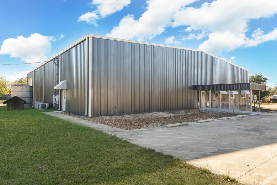 More Photos Of 2 Hill View Ln, Boerne Warehouse For Lease