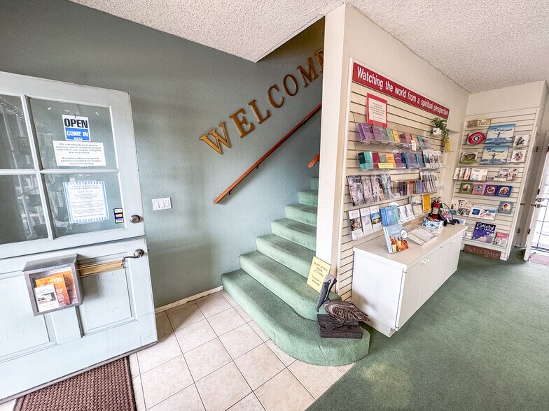 More Photos Of 224 Main St, Seal Beach Storefront For Lease