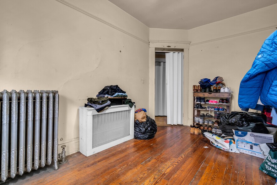 More Photos Of 45 Freeman St, West Orange Bar For Sale