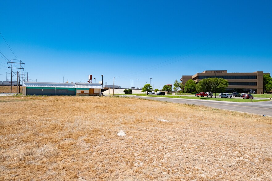 More Photos Of 1511 Quarter Horse Dr, Amarillo Freestanding For Sale