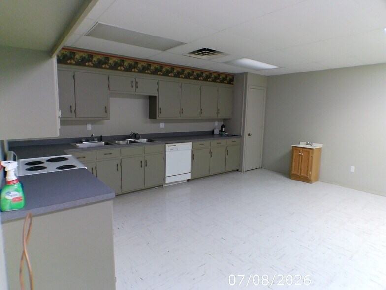 More Photos Of 204 N 2nd St, Ozark Office For Sale