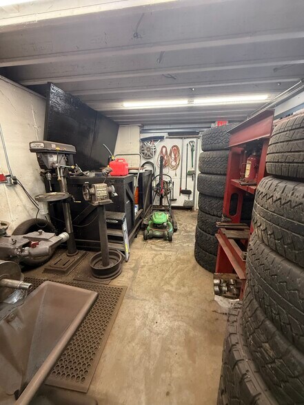 More Photos Of 1137 S Stephenson Ave, Iron Mountain Specialty For Sale