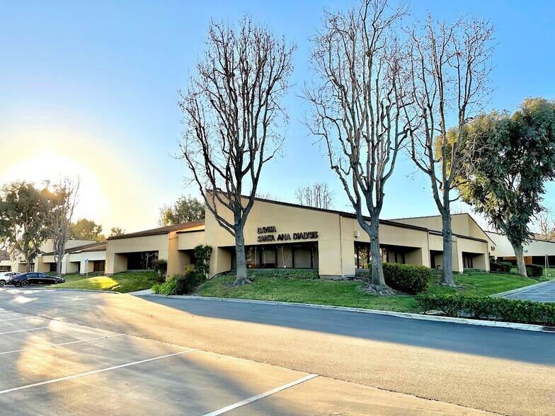 More Photos Of 1820 E Deere Ave, Santa Ana Office For Sale