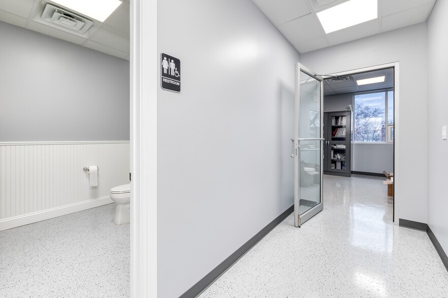 More Photos Of 2940 Lincoln Ave, Oceanside Medical For Sale