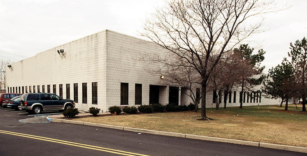 Primary Photo Of 135 Seaview Dr, Secaucus Warehouse For Lease