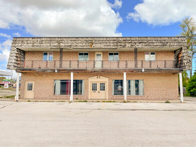 Primary Photo Of 804 N Euclid Ave, Bay City General Retail For Lease