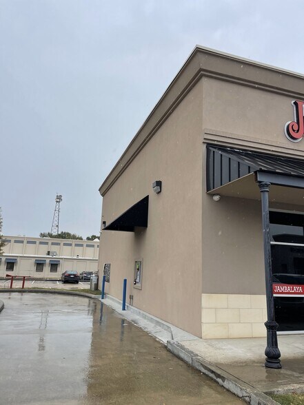 More Photos Of 7673 Perkins Rd, Baton Rouge Storefront For Lease