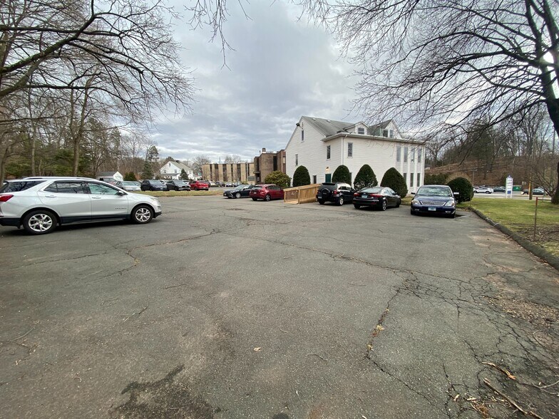 More Photos Of 17 Meriden Ave, Southington Medical For Lease