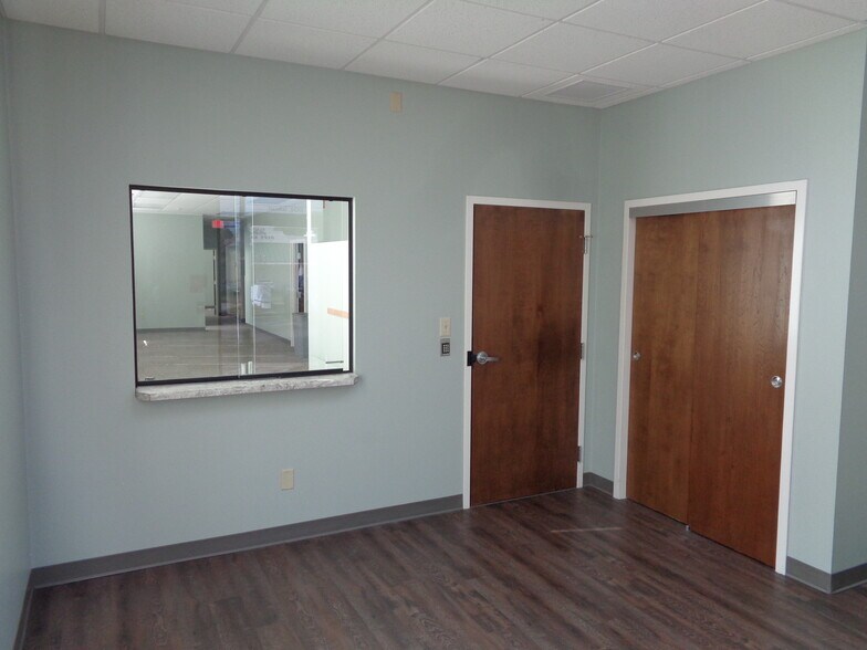 More Photos Of 2419 Westgate Dr, Albany Office For Lease