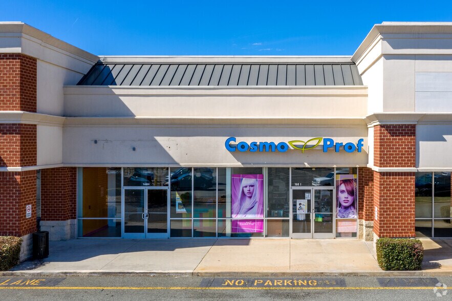 More Photos Of 168 Norman Station Blvd, Mooresville General Retail For Lease