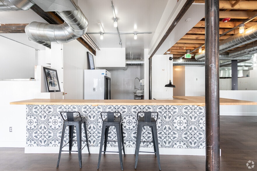 More Photos Of 495 E 600 N, Provo General Retail For Lease