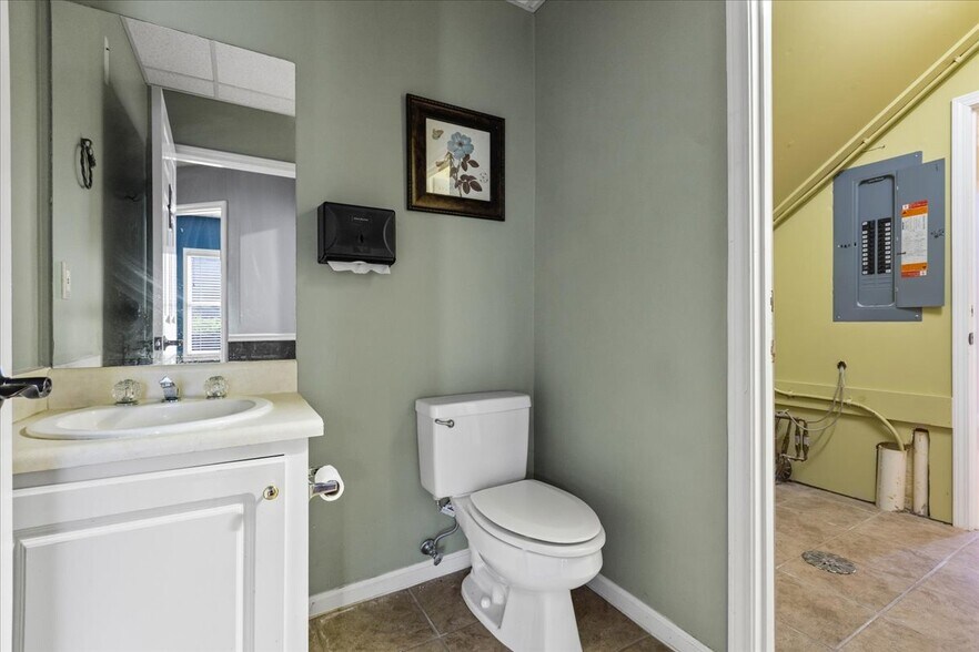 More Photos Of 883 Commerce Dr SW, Conyers Office For Sale