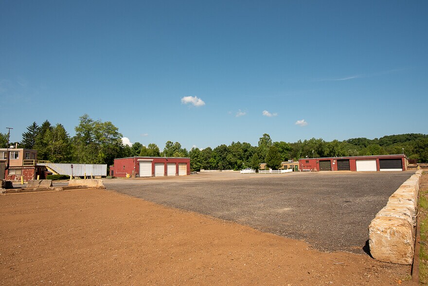 More Photos Of 1 Reisner Way, Clinton Manufacturing For Lease