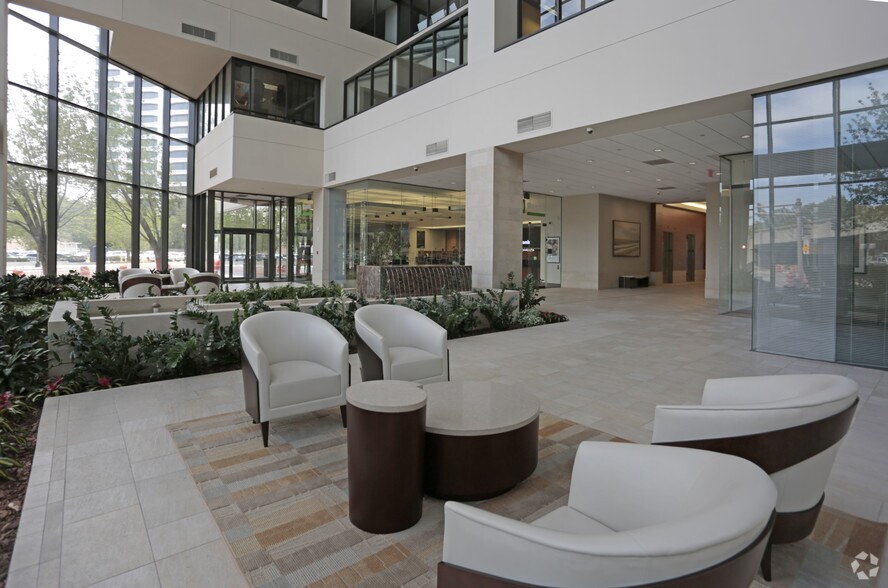 More Photos Of 1200 Riverplace Blvd, Jacksonville Office For Lease