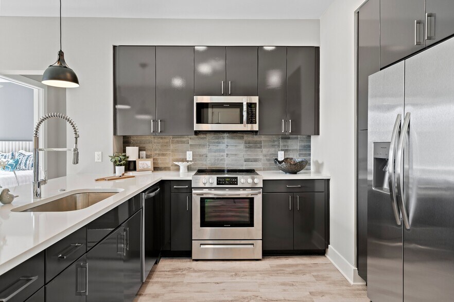 More Photos Of 838 Morrison Dr, Charleston Apartments For Lease