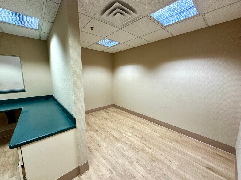 More Photos Of 534-548 Avenue E, Bayonne Office For Sale