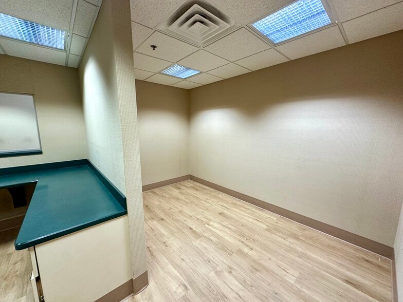 More Photos Of 534-548 Avenue E, Bayonne Office For Sale
