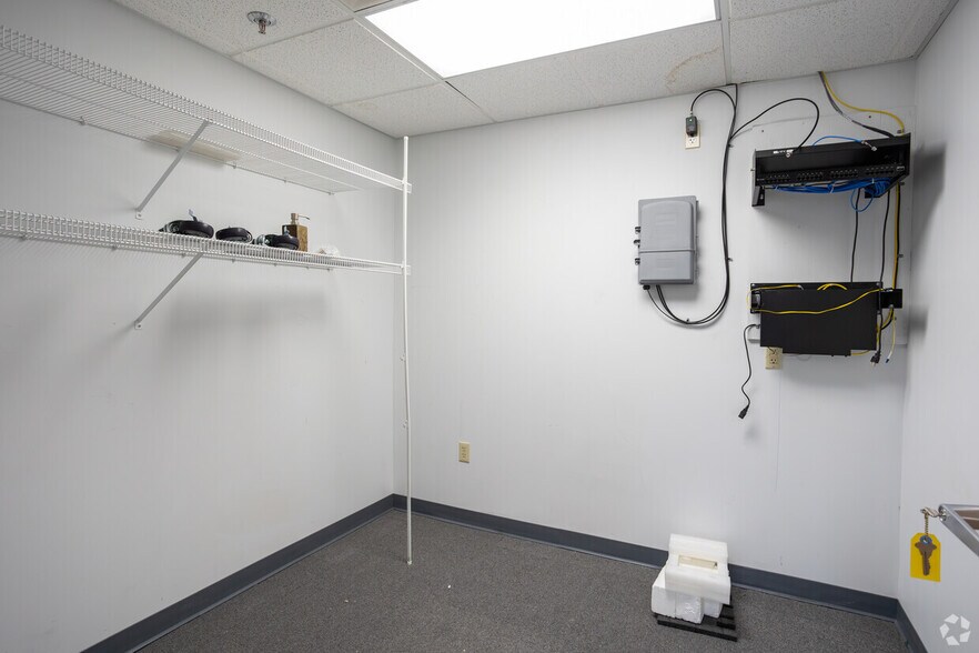 More Photos Of 6200 Brooktree Rd, Wexford Medical For Lease