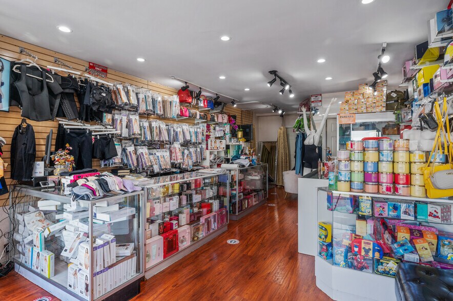 More Photos Of 1241 N Avalon Blvd, Wilmington Restaurant For Sale