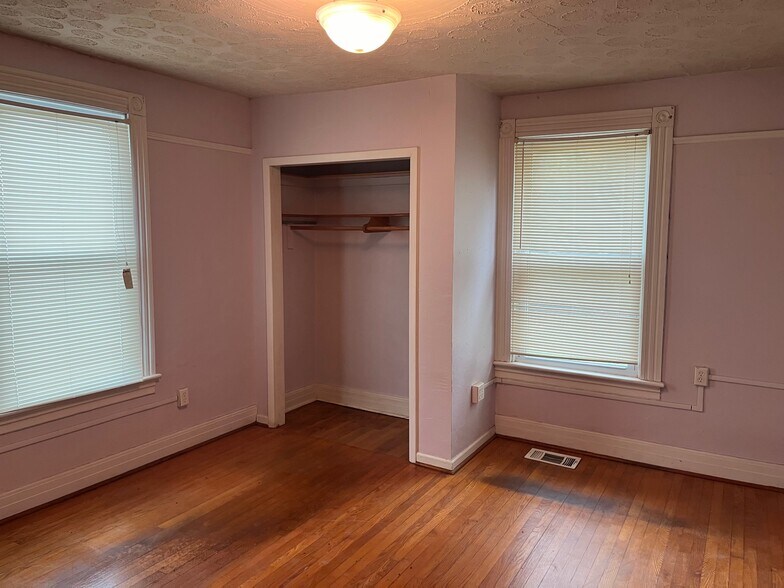 More Photos Of 1129 Thomas Jefferson Rd, Forest General Retail For Sale