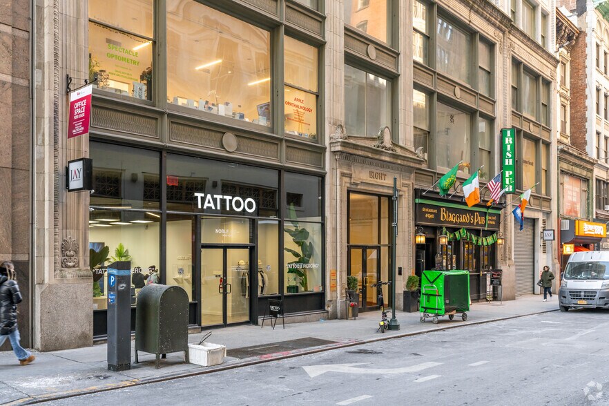 More Photos Of 8 W 38th St, New York Office For Lease