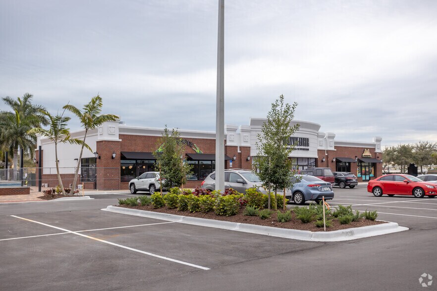 More Photos Of 5555 N Wickham Rd, Melbourne General Retail For Lease