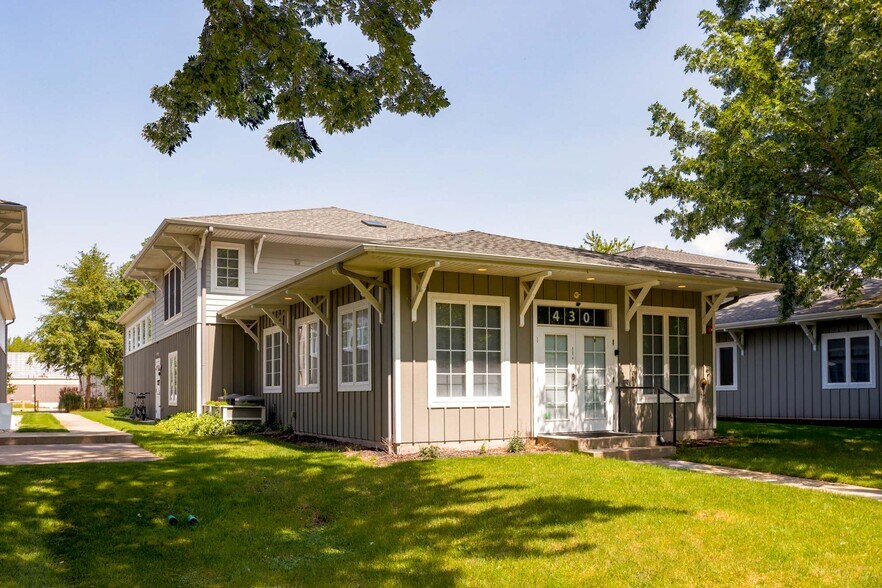 More Photos Of 430 W Center St, Douglas Freestanding For Sale