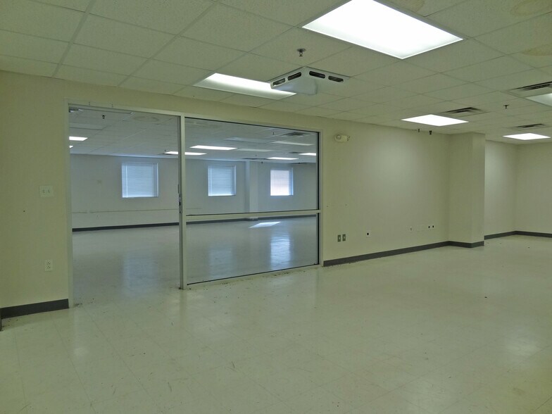 More Photos Of 1311-1319 Pineview Dr, Morgantown Medical For Lease