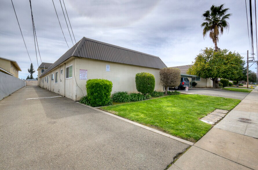 More Photos Of 1228 Jefferson Ave, Clovis Apartments For Sale