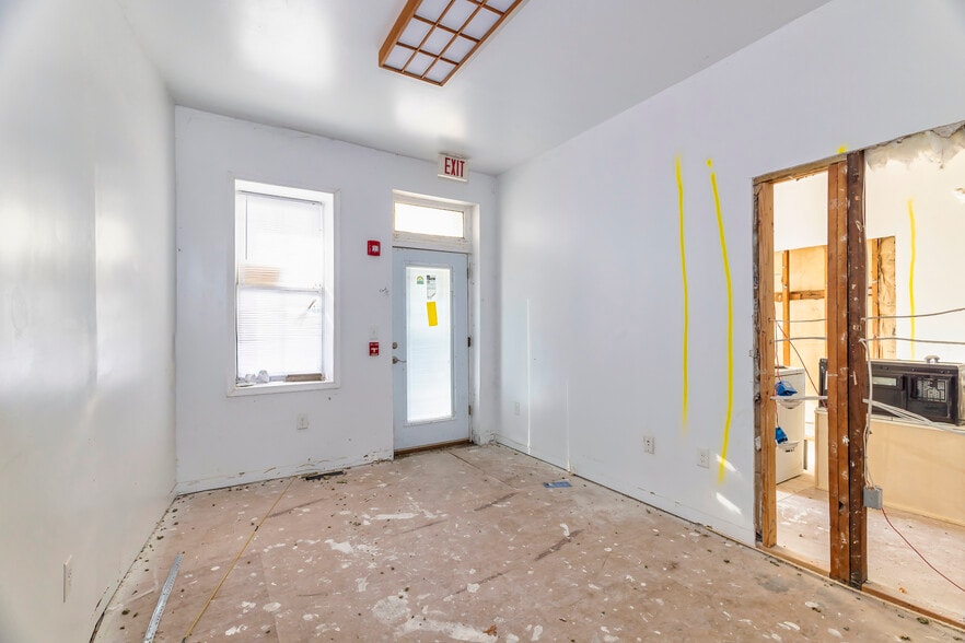 More Photos Of 121 N Broad St, Woodbury Apartments For Lease