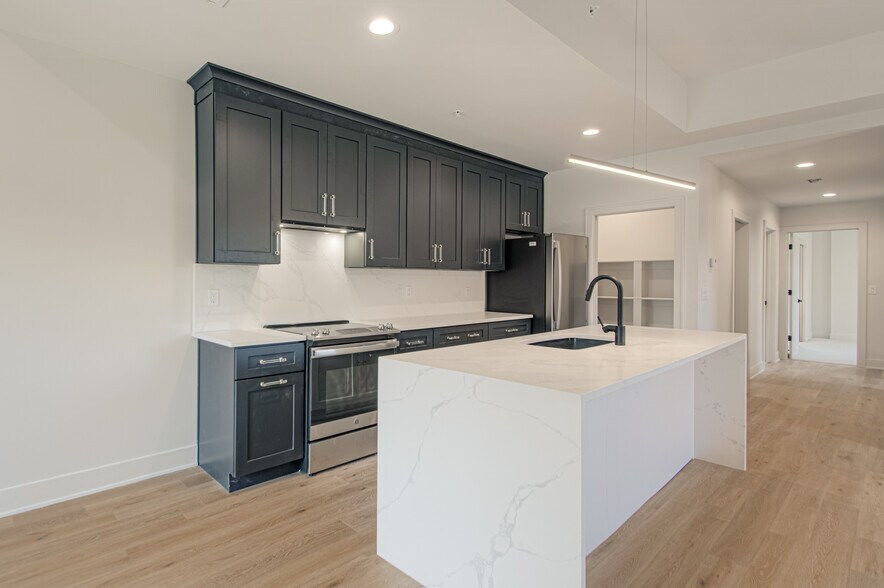 More Photos Of 200 W Gregory Blvd, Kansas City Apartments For Sale