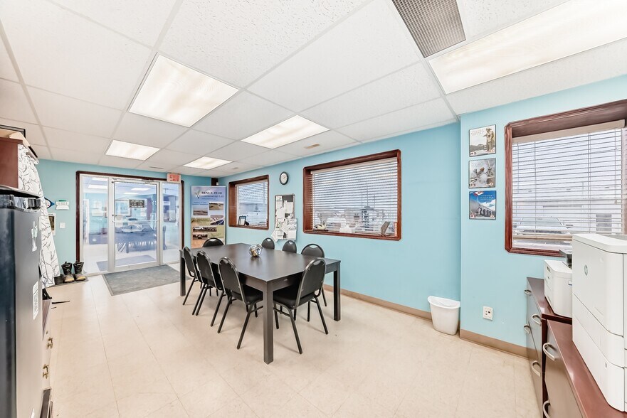 More Photos Of 116 Orchard Way, Strathmore Service For Lease