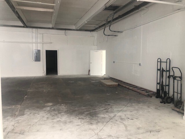 More Photos Of 1102 S Us Highway 1, Fort Pierce General Retail For Sale