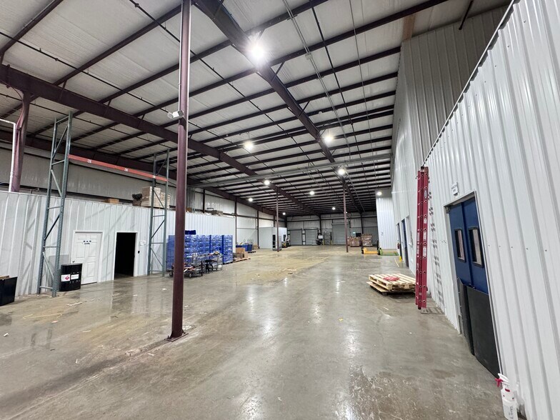 More Photos Of 655 10th St, Cedartown Warehouse For Sale