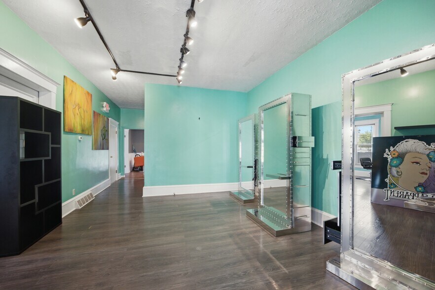 More Photos Of 229 E Main St, Bridgeport Loft Creative Space For Sale