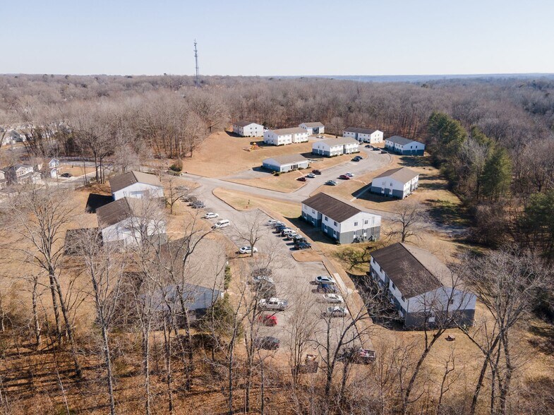 More Photos Of 1351 Avondale Dr, Clarksville Apartments For Sale