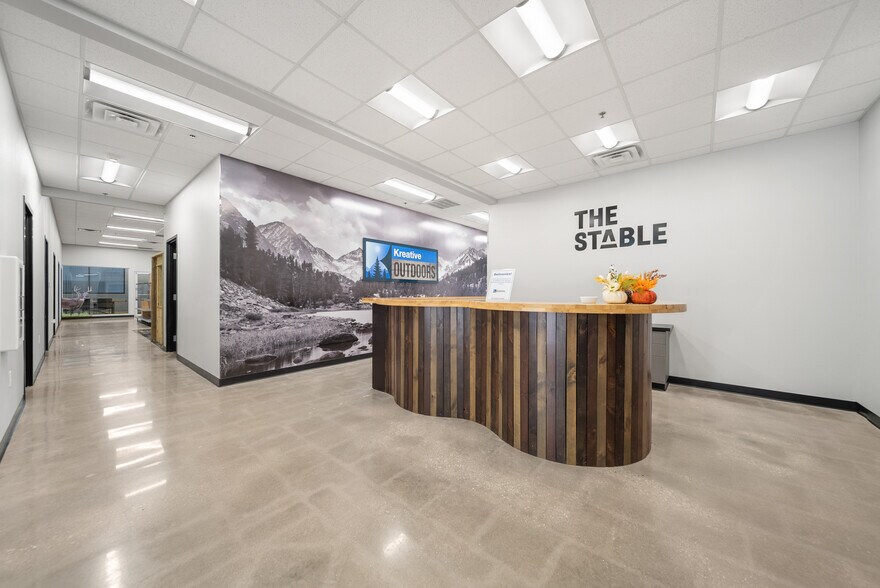 More Photos Of 210 SE 34th St, Bentonville Office For Sale