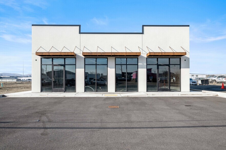 More Photos Of 209 1st, Sunnyside Freestanding For Sale