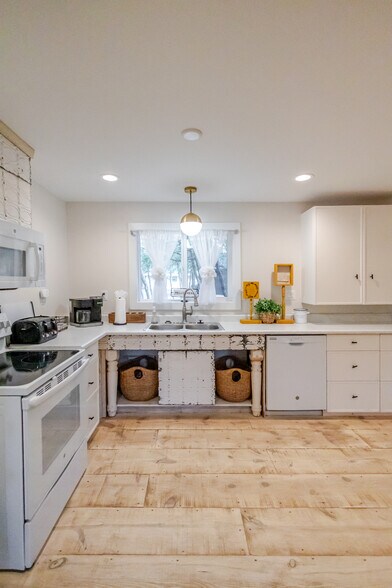 More Photos Of 6385 W White Mountain Blvd, Lakeside Lodge Meeting Hall For Sale