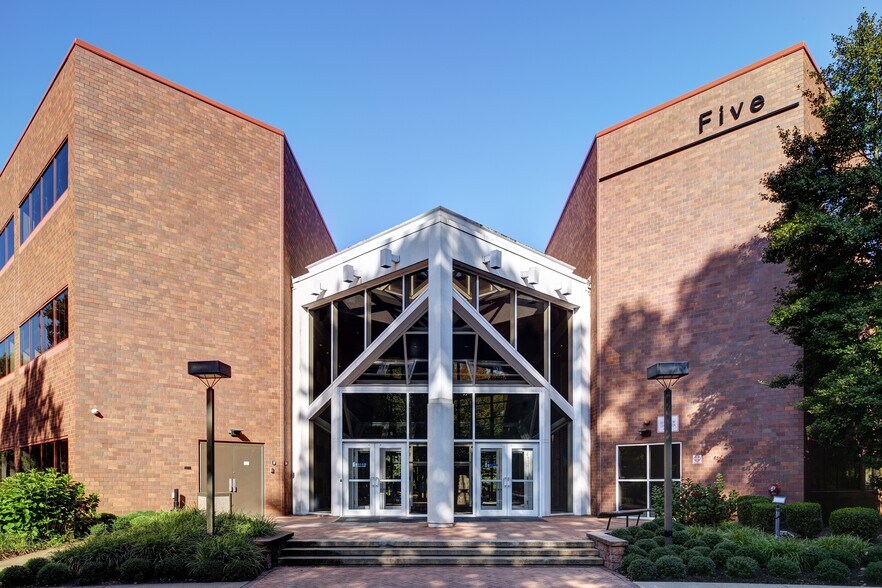 More Photos Of 5 Vaughn Dr, Princeton Office For Sale