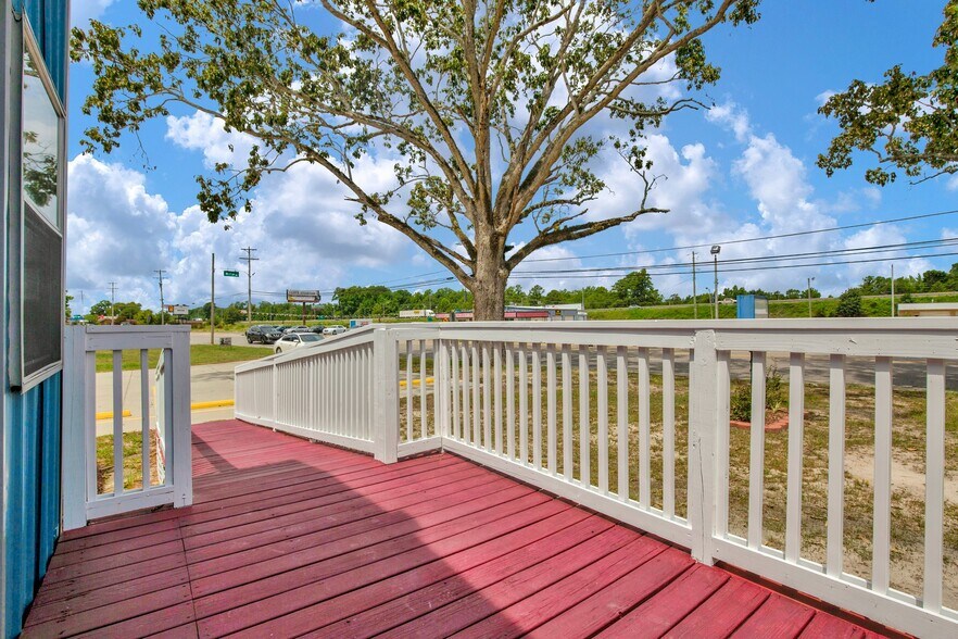 More Photos Of 2407 W 5th St, Lumberton Office For Sale