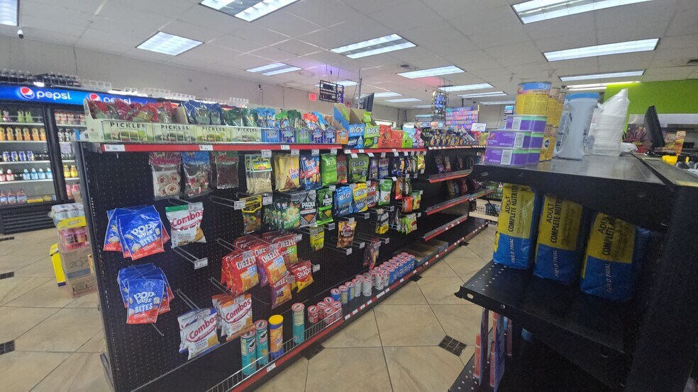 More Photos Of 1811 S Broadway Ave, Tyler Convenience Store For Sale
