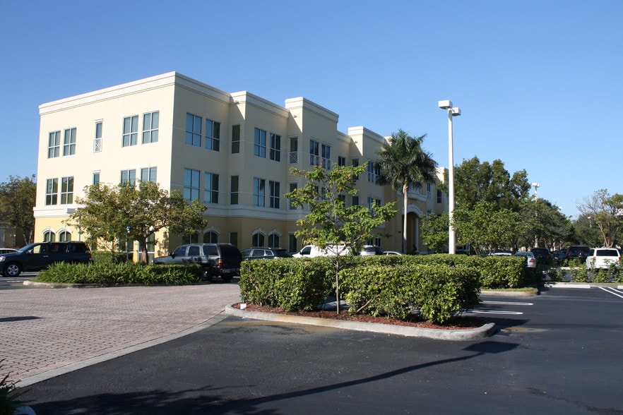 More Photos Of 14400 NW 77th Ct, Miami Lakes Office For Lease