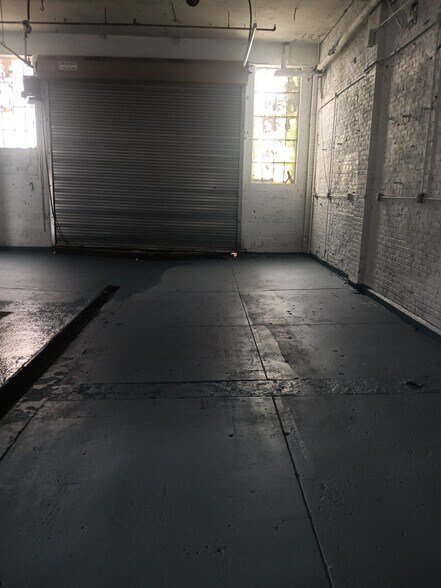 More Photos Of 6103 Strickland Ave, Brooklyn Warehouse For Lease