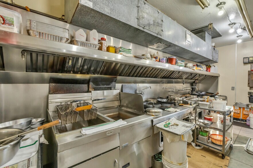 More Photos Of 7223 55th St, Sacramento Restaurant For Sale