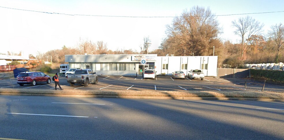 More Photos Of 2100 Airways Blvd, Memphis Daycare Center For Sale