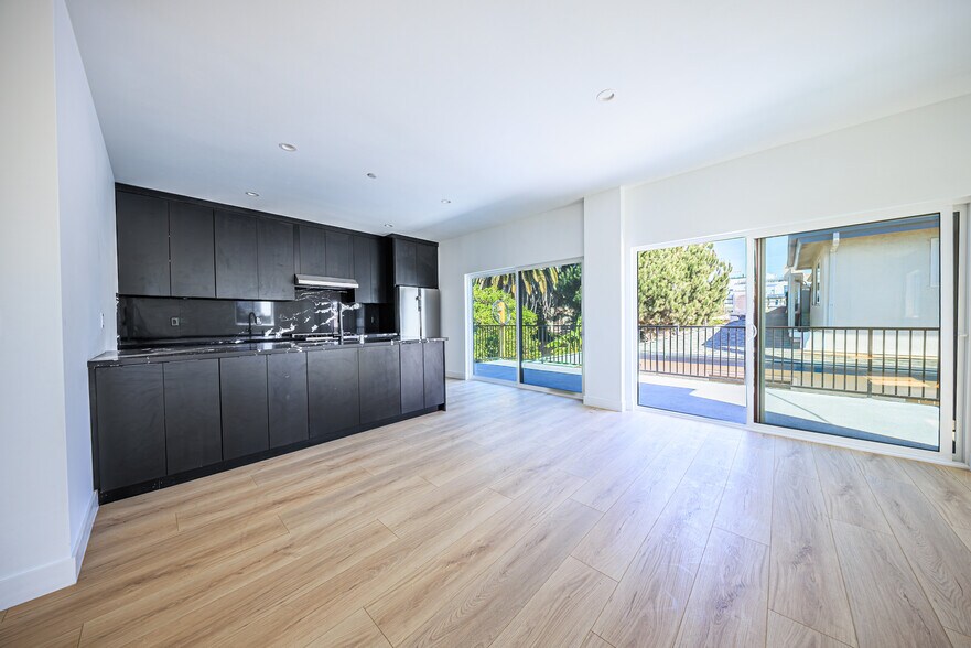More Photos Of 1954-1958 Purdue Ave, Los Angeles Apartments For Sale