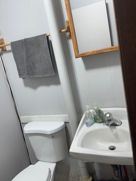 More Photos Of 210 Oak Ave, Eaton Carwash For Sale